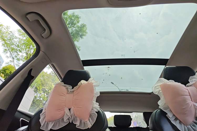 Used MG ZS 2019 1.5L Automatic Global Luxury Edition China VI Standard Headliner