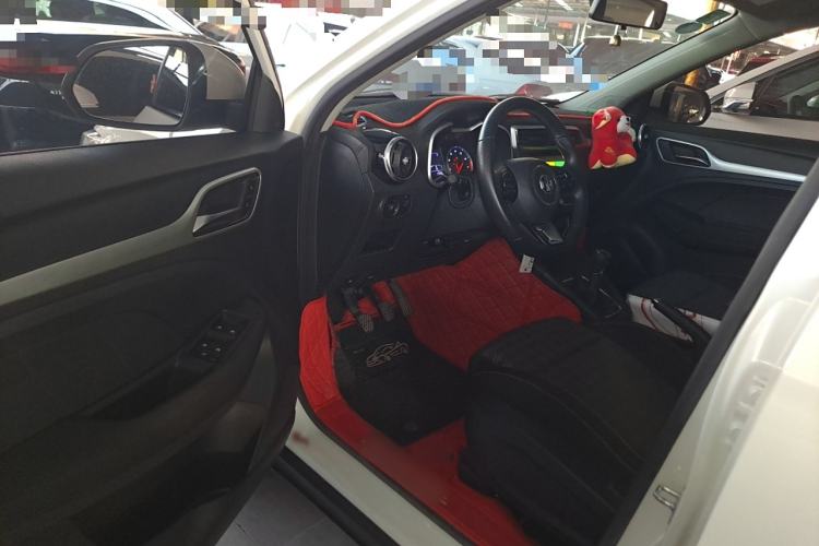 Used MG ZS 2019 1.5L Manual 65-inch Giant-Sized Sunroof Global Edition China VI Standard Interior 2