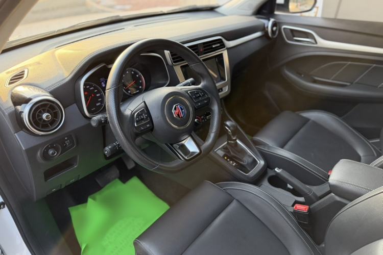 Used MG ZS 2019 1.5L Automatic Global Luxury Edition China VI Standard Interior 2