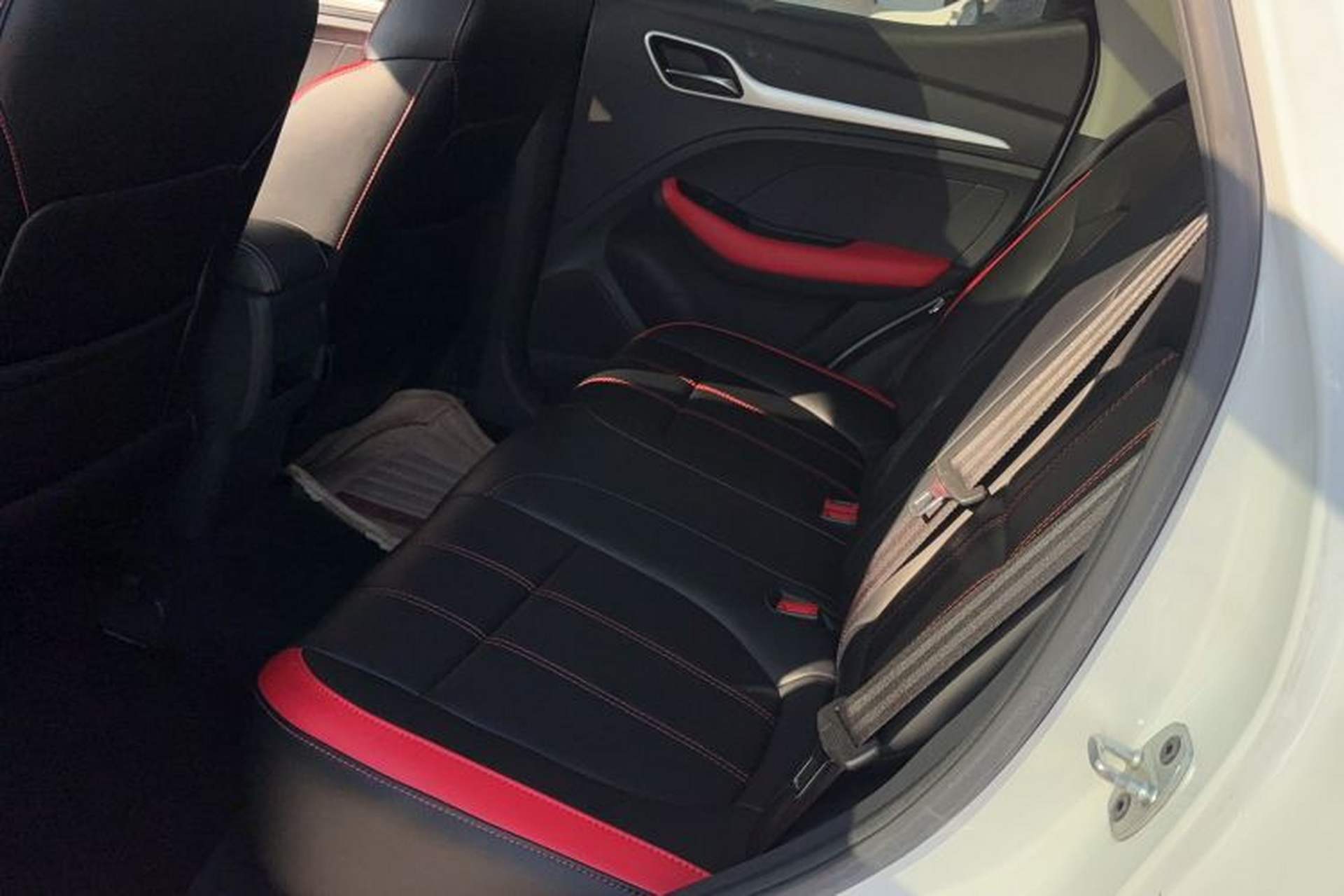 Used MG ZS 2019 1.5L Manual 65-inch Giant-Sized Sunroof Global Edition China VI Standard Interior 3
