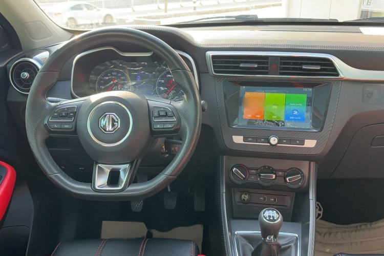 Used MG ZS 2019 1.5L Manual 65-inch Giant-Sized Sunroof Global Edition China VI Standard Interior 4