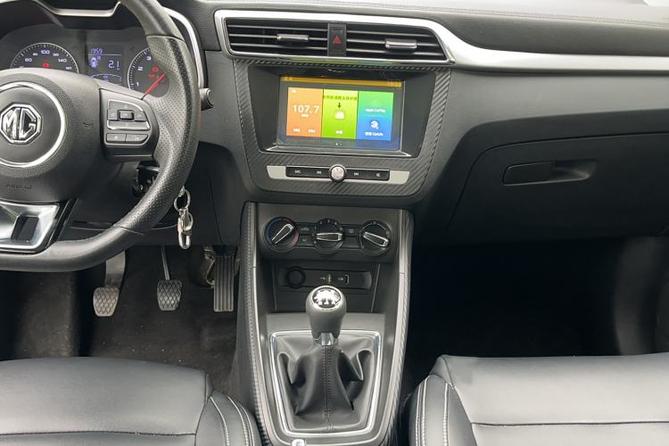 Used MG ZS 2019 1.5L Manual 65-inch Giant-Sized Sunroof Global Edition China VI Standard Interior 4