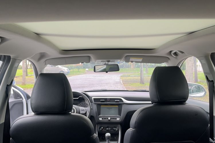 Used MG ZS 2019 1.5L Manual 65-inch Giant-Sized Sunroof Global Edition China VI Standard Interior 5