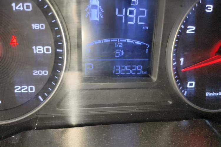 Used MG ZS 2019 1.5L Automatic Global Luxury Edition China VI Standard Odometer Close Up