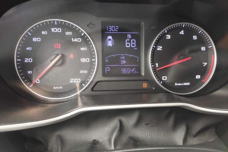 Used MG ZS 2019 1.5L Automatic Global Luxury Edition China VI Standard Odometer Close Up