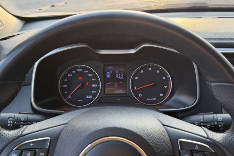 Used MG ZS 2019 1.5L Automatic Global Luxury Edition China VI Standard Odometer Close Up