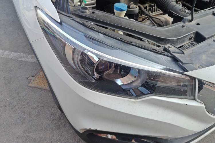 Used MG ZS 2019 1.5L Manual 65-inch Giant-Sized Sunroof Global Edition China VI Standard Right Front Headlight