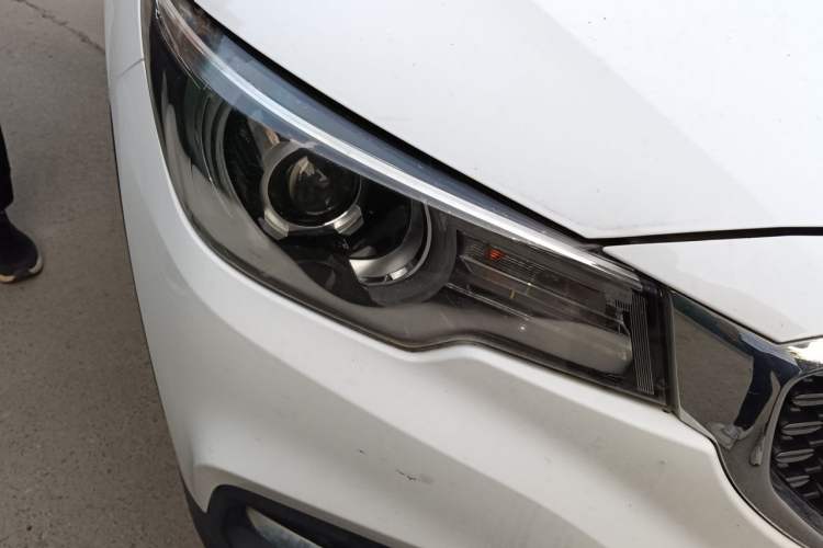 Used MG ZS 2019 1.5L Manual 65-inch Giant-Sized Sunroof Global Edition China VI Standard Right Front Headlight