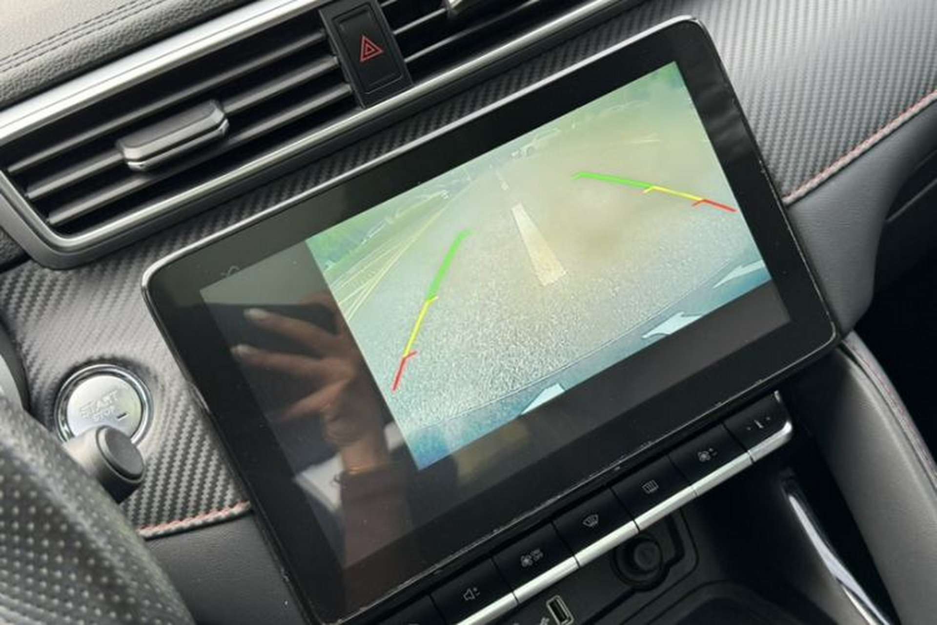 Used MG ZS 2020 180 DVVT Automatic Lite Audio And AC Panel