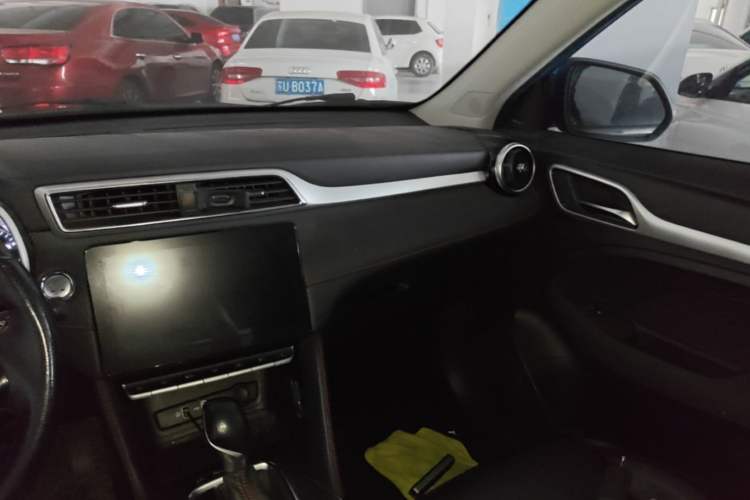 Used MG ZS 2020 180 DVVT Automatic Lite Audio And AC Panel