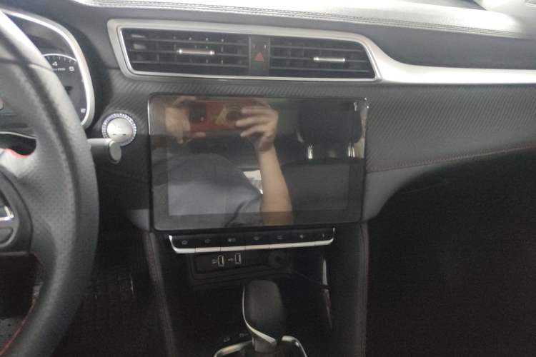 Used MG ZS 2020 180 DVVT Automatic Lite Audio And AC Panel