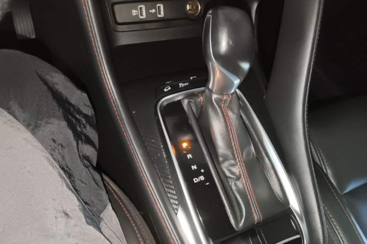 Used MG ZS 2020 180 DVVT Automatic Lite Gear Lever