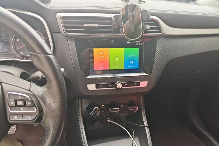 Used MG ZS 2020 Global Bestseller 1.5L Manual Comfort Edition Audio And AC Panel