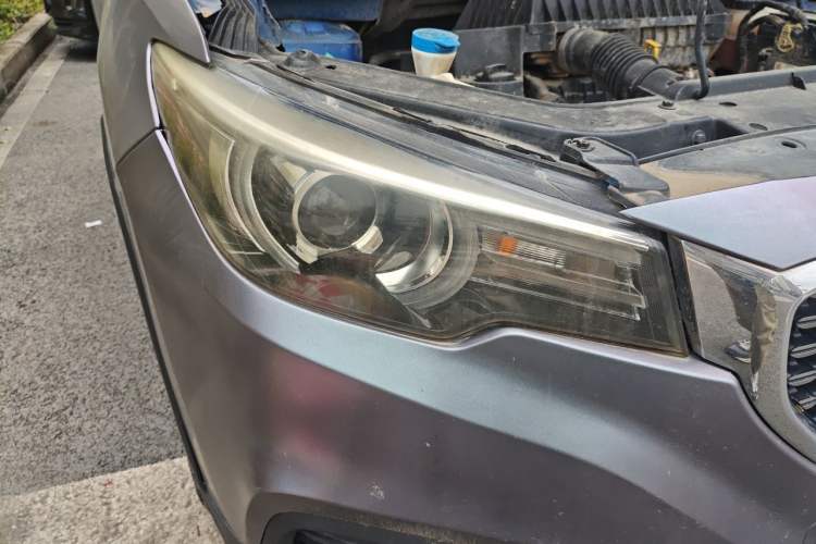 Used MG ZS 2020 Global Bestseller 1.5L Manual Comfort Edition Right Front Headlight