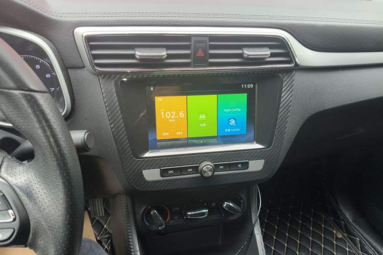 Used MG ZS 2020 Global Bestseller 1.5L Manual Comfort Edition Audio And AC Panel