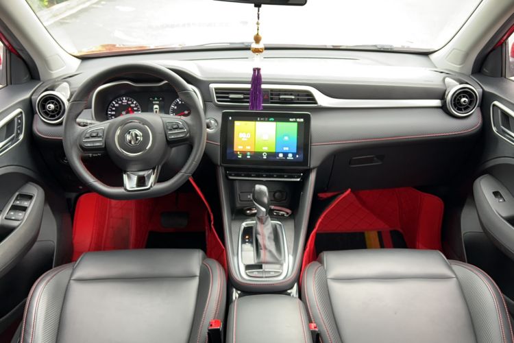 Used MG ZS 2020 180 DVVT Automatic Lite Center Console