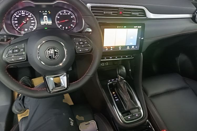 Used MG ZS 2020 180 DVVT Automatic Plus L2+ Center Console