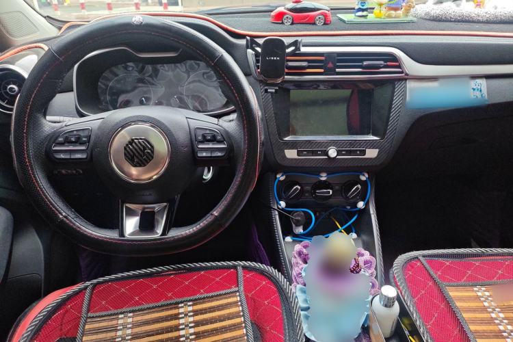 Used MG ZS 2020 Global Bestseller with 1.5L Engine Manual Transmission and a Massive 65-Inch Panoramic Sunroof Version Center Console