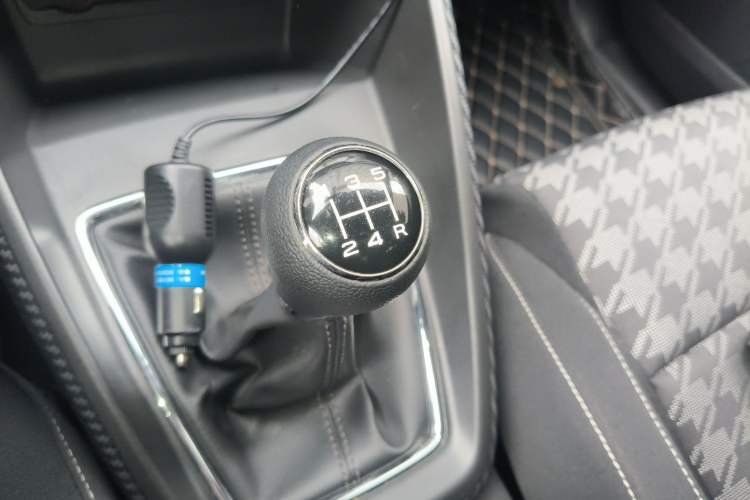 Used MG ZS 2020 Global Bestseller 1.5L Manual Comfort Edition Gear Lever