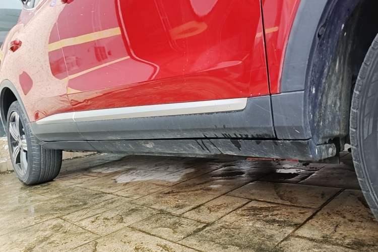 Used MG ZS 2020 Global Bestseller 1.5L Manual Comfort Edition Right Side Sill