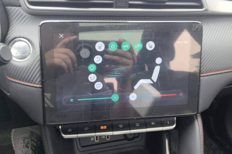Used MG ZS 2020 180 DVVT Automatic Plus L2+ Audio And AC Panel