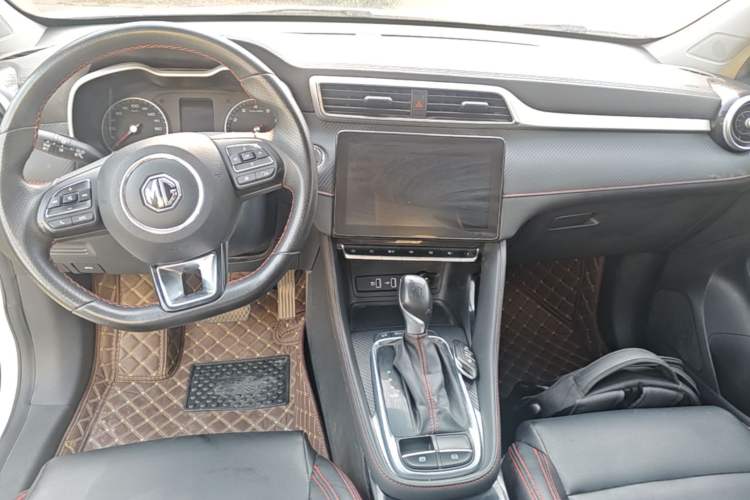 Used MG ZS 2020 180 DVVT Automatic UP Center Console