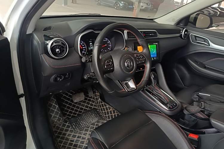 Used MG ZS 2020 180 DVVT Automatic Plus L2+ Center Console