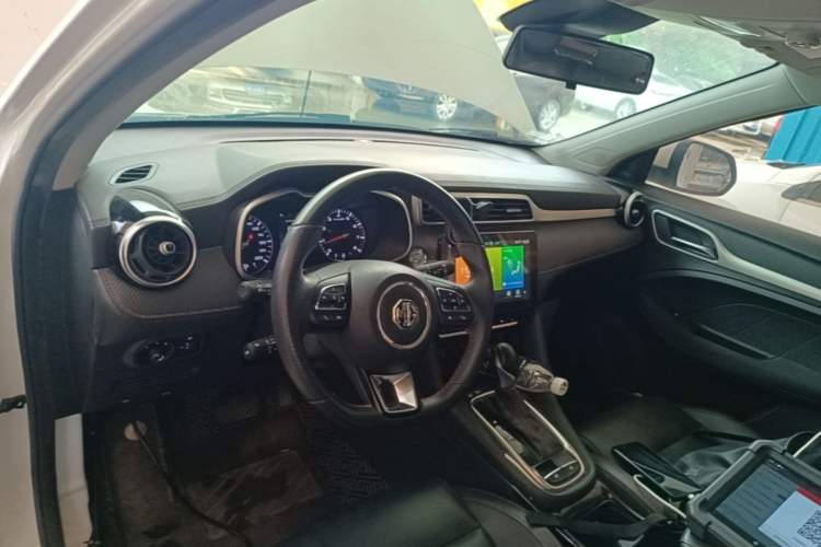 Used MG ZS 2020 180 DVVT Automatic Lite Center Console