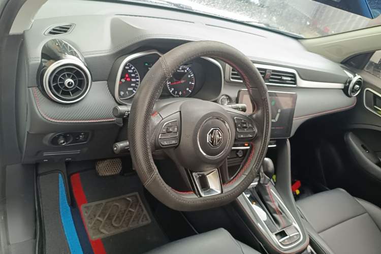 Used MG ZS 2020 180 DVVT Automatic UP Center Console