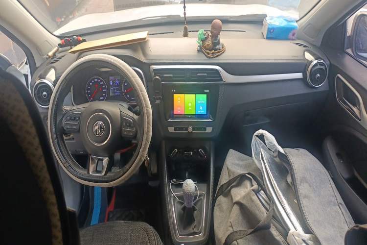 Used MG ZS 2020 Global Bestseller 1.5L Manual Comfort Edition Center Console