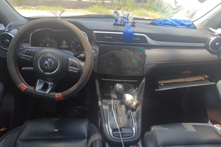 Used MG ZS 2020 180 DVVT Automatic Base Center Console
