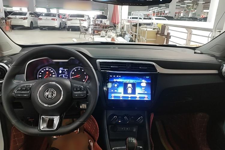 Used MG ZS 2020 Global Bestseller with 1.5L Engine Manual Transmission and a Massive 65-Inch Panoramic Sunroof Version Center Console