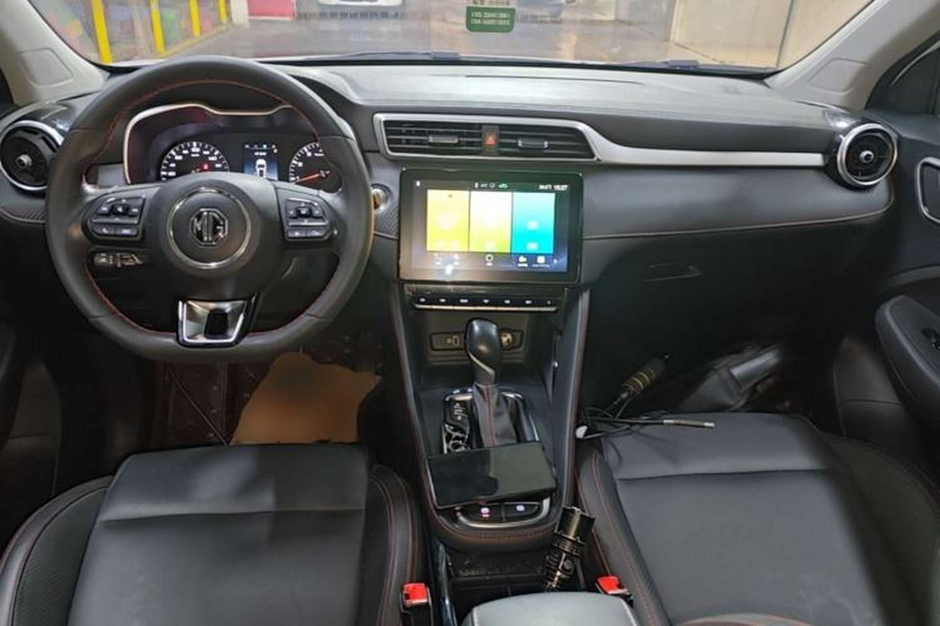 Used MG ZS 2020 180 DVVT Automatic Plus L2+ Center Console