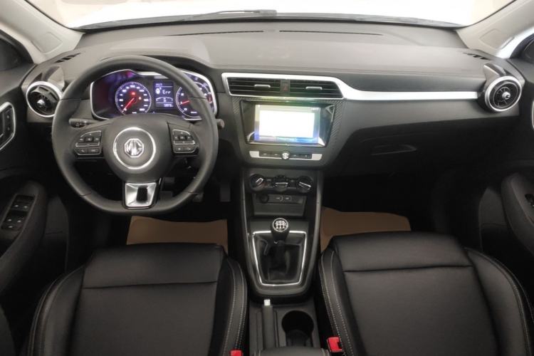 Used MG ZS 2020 Global Bestseller with 1.5L Engine Manual Transmission and a Massive 65-Inch Panoramic Sunroof Version Center Console