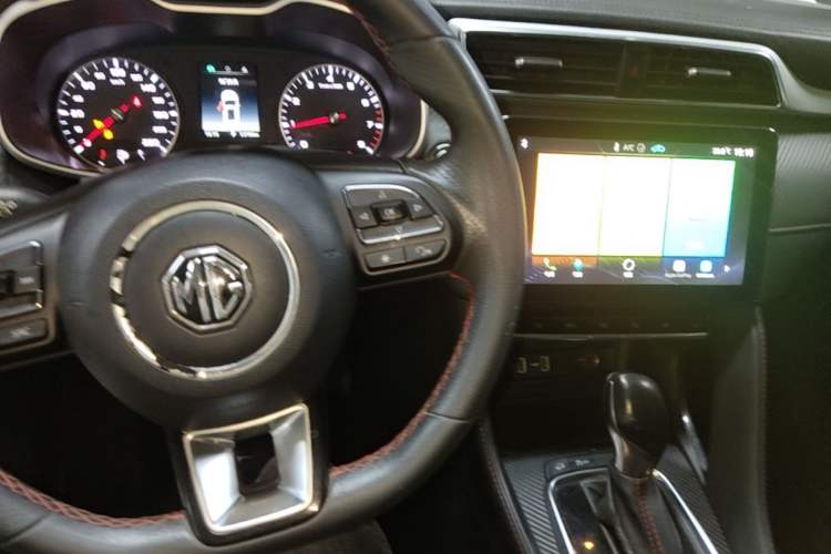 Used MG ZS 2020 180 DVVT Automatic Lite Center Console