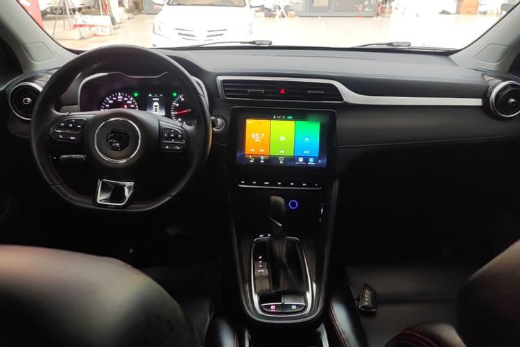 Used MG ZS 2020 180 DVVT Automatic UP Center Console