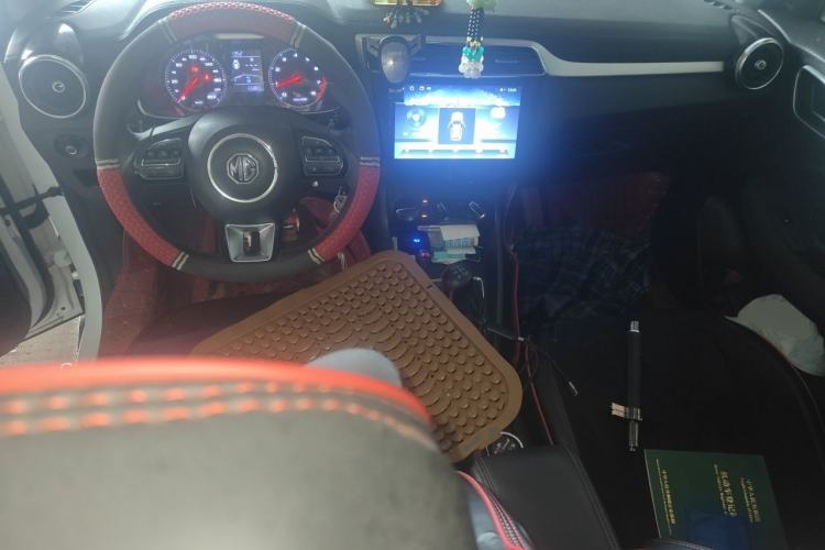 Used MG ZS 2020 Global Bestseller with 1.5L Engine Manual Transmission and a Massive 65-Inch Panoramic Sunroof Version Center Console
