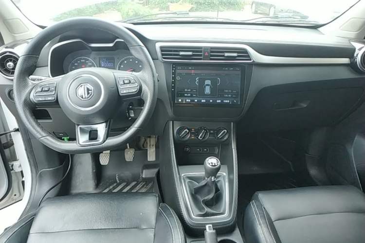 Used MG ZS 2020 Global Bestseller 1.5L Manual Comfort Edition Center Console