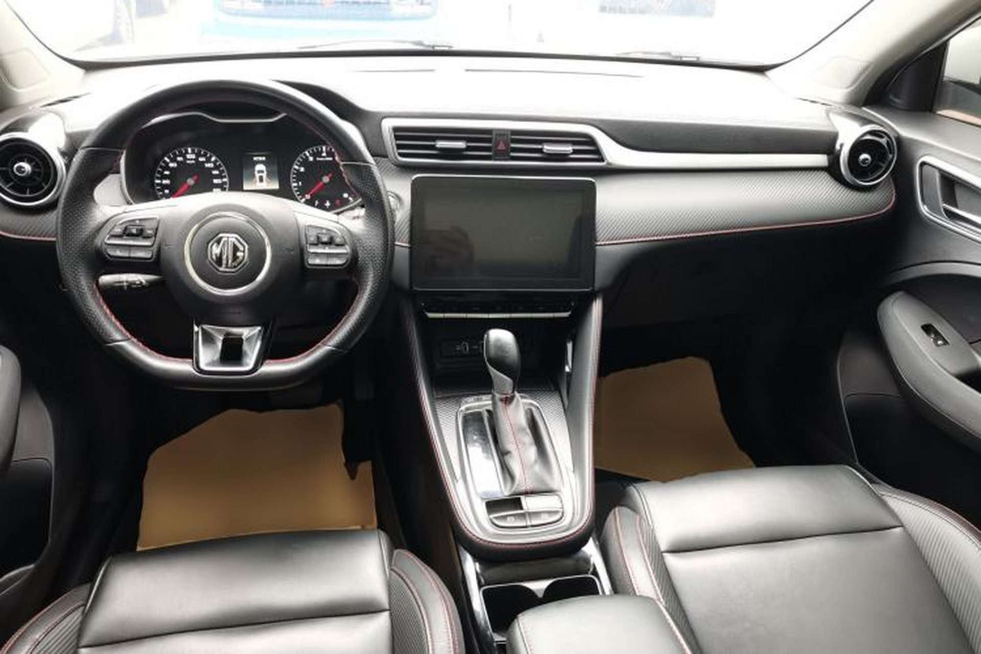 Used MG ZS 2020 180 DVVT Automatic Lite Center Console