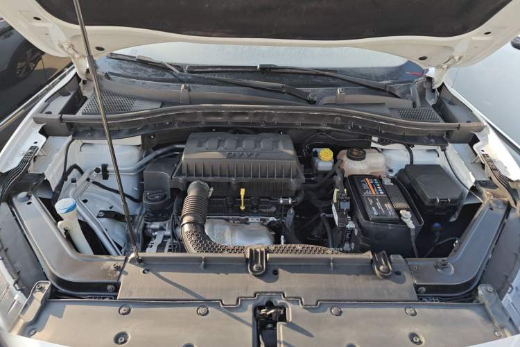 Used MG ZS 2020 Global Bestseller with 1.5L Engine Manual Transmission and a Massive 65-Inch Panoramic Sunroof Version Engine Bay