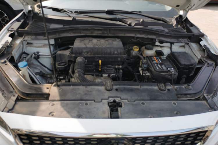 Used MG ZS 2020 Global Bestseller with 1.5L Engine Manual Transmission and a Massive 65-Inch Panoramic Sunroof Version Engine Bay