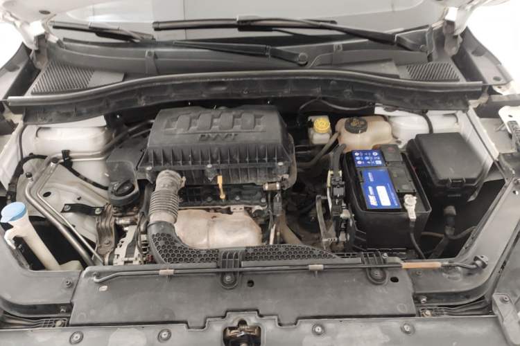 Used MG ZS 2020 Global Bestseller with 1.5L Engine Manual Transmission and a Massive 65-Inch Panoramic Sunroof Version Engine Bay