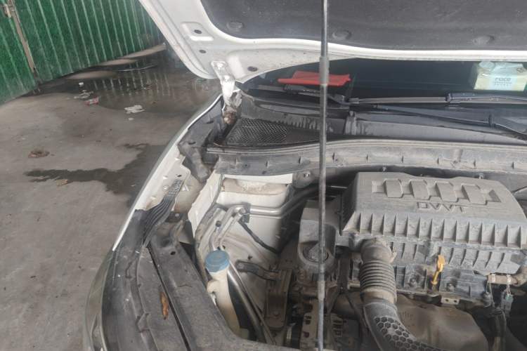 Used MG ZS 2020 Global Bestseller with 1.5L Engine Manual Transmission and a Massive 65-Inch Panoramic Sunroof Version Engine Bay Right