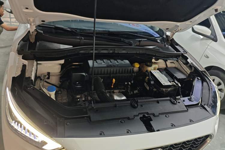Used MG ZS 2020 180 DVVT Automatic UP Engine Bay