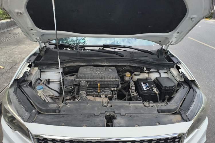 Used MG ZS 2020 Global Bestseller with 1.5L Engine Manual Transmission and a Massive 65-Inch Panoramic Sunroof Version Engine Bay