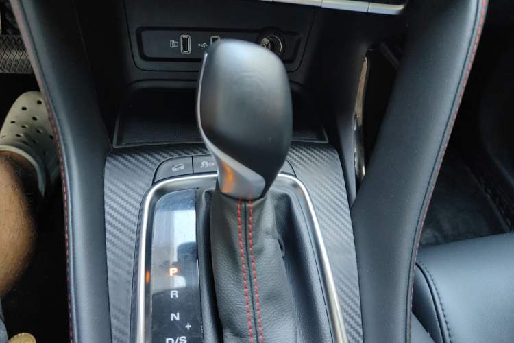 Used MG ZS 2020 180 DVVT Automatic Lite Gear Lever