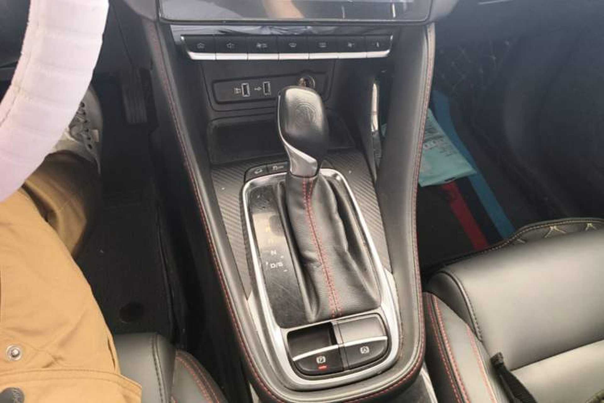 Used MG ZS 2020 180 DVVT Automatic Lite Gear Lever