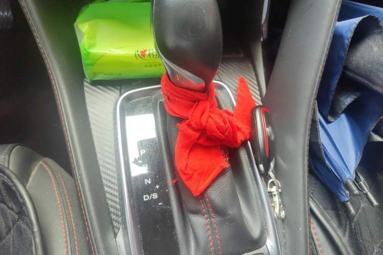 Used MG ZS 2020 180 DVVT Automatic Plus L2+ Gear Lever