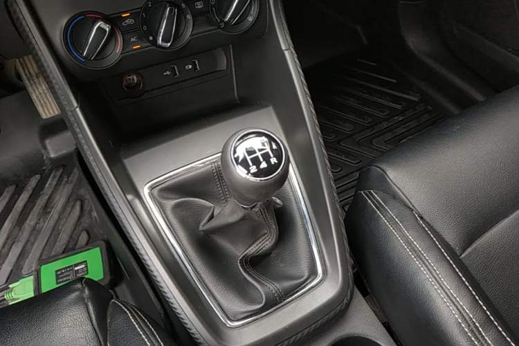 Used MG ZS 2020 Global Bestseller 1.5L Manual Comfort Edition Gear Lever