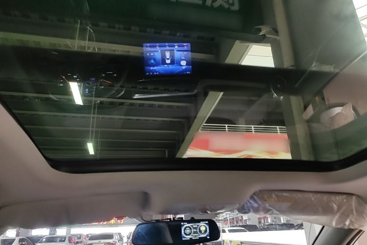Used MG ZS 2020 Global Bestseller with 1.5L Engine Manual Transmission and a Massive 65-Inch Panoramic Sunroof Version Headliner